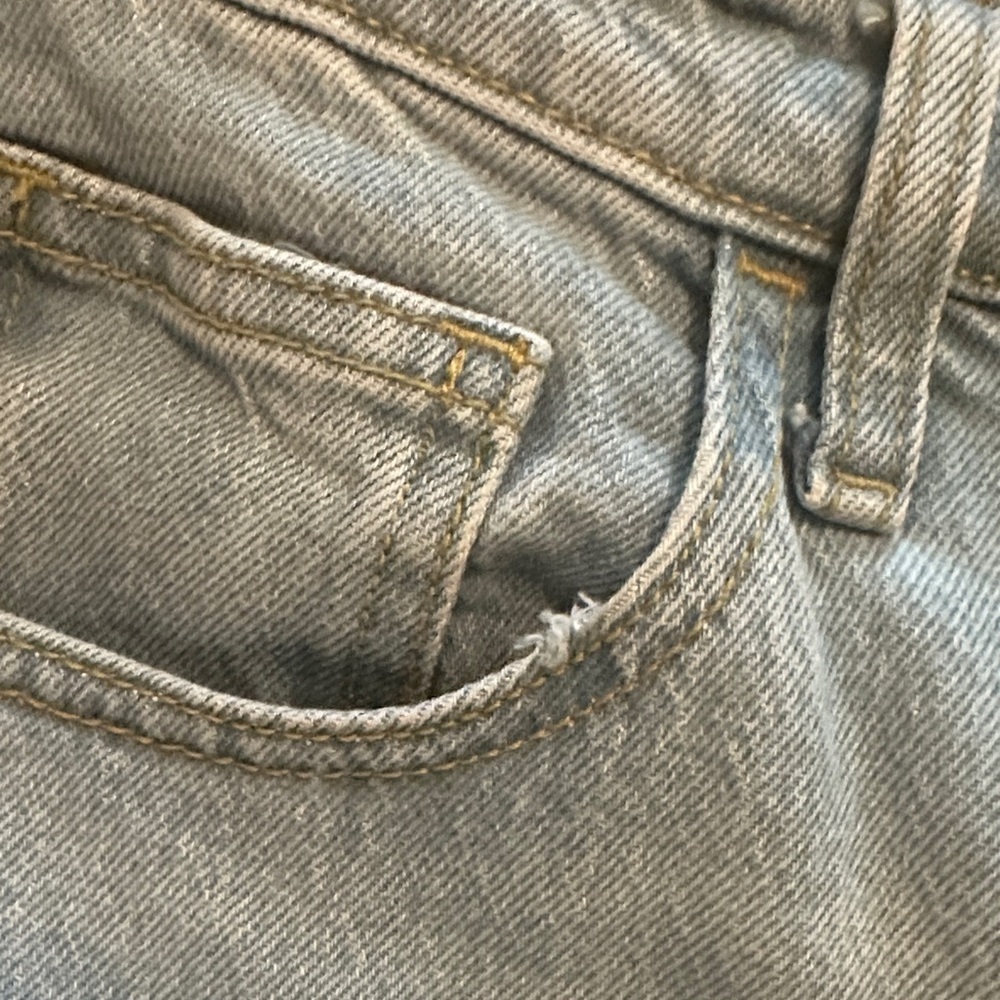 Universal Thread Women's High-Rise Wide-Leg Jeans - Light Blue Wash - Picture 3 of 6